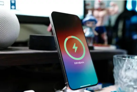 庐江苹果15换屏服务分享用什么充电器给iPhone15充电更好 