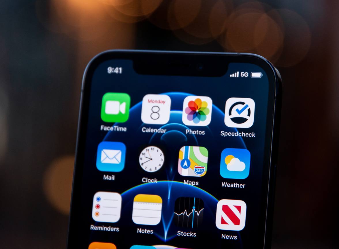 庐江苹果手机维修分享为什么 iPhone 12 在冬季会自动关机 